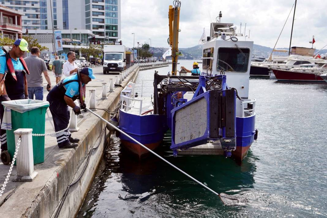 İstanbul'un utancı: Boğaz'ın altı adeta bir çöplük! Çamaşır makinesi, televizyon, araba lastiği... 17